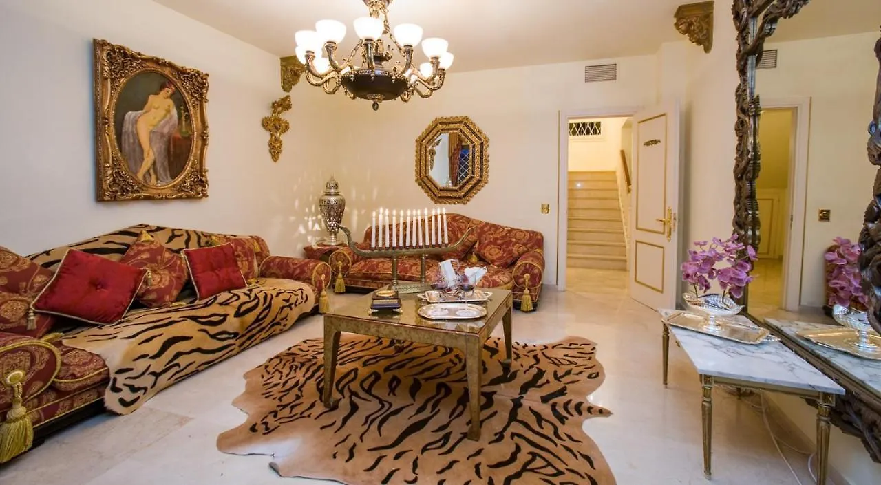 Royal Roman Empire Marbella 0*,  Španělsko