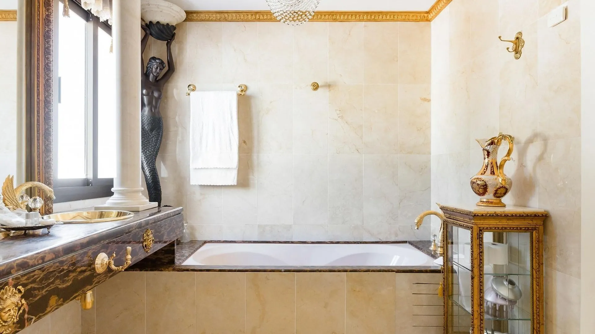 Vila Royal Roman Empire Marbella